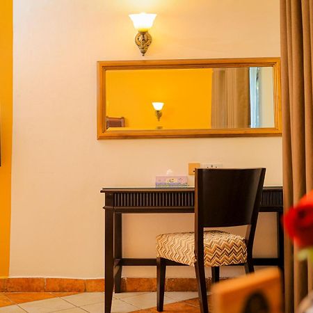 Colosseum Boutique Hotel & Spa Dar es Salaam Exterior foto