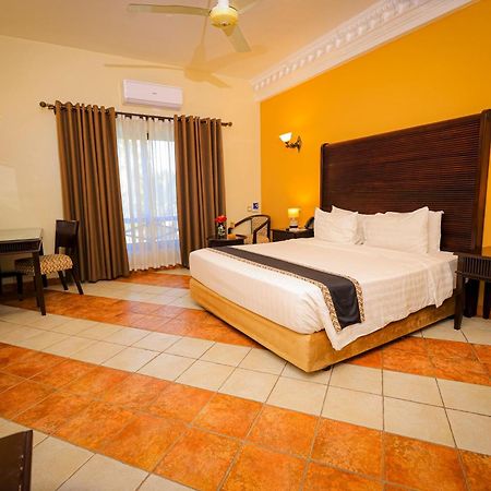 Colosseum Boutique Hotel & Spa Dar es Salaam Exterior foto